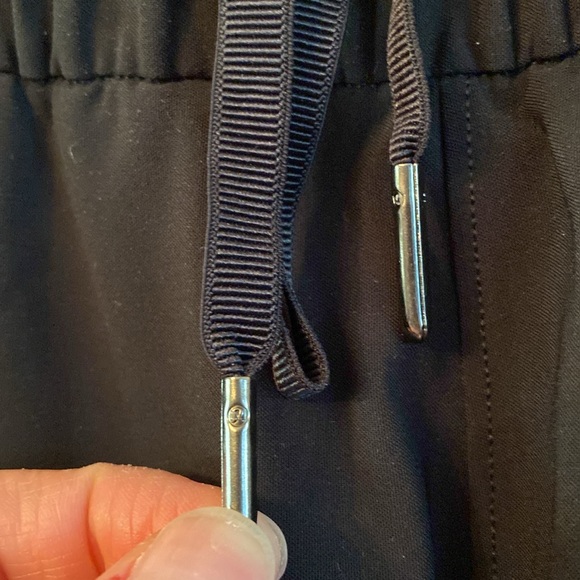 Lululemon On the Fly 7/8 pants - Picture 5 of 12